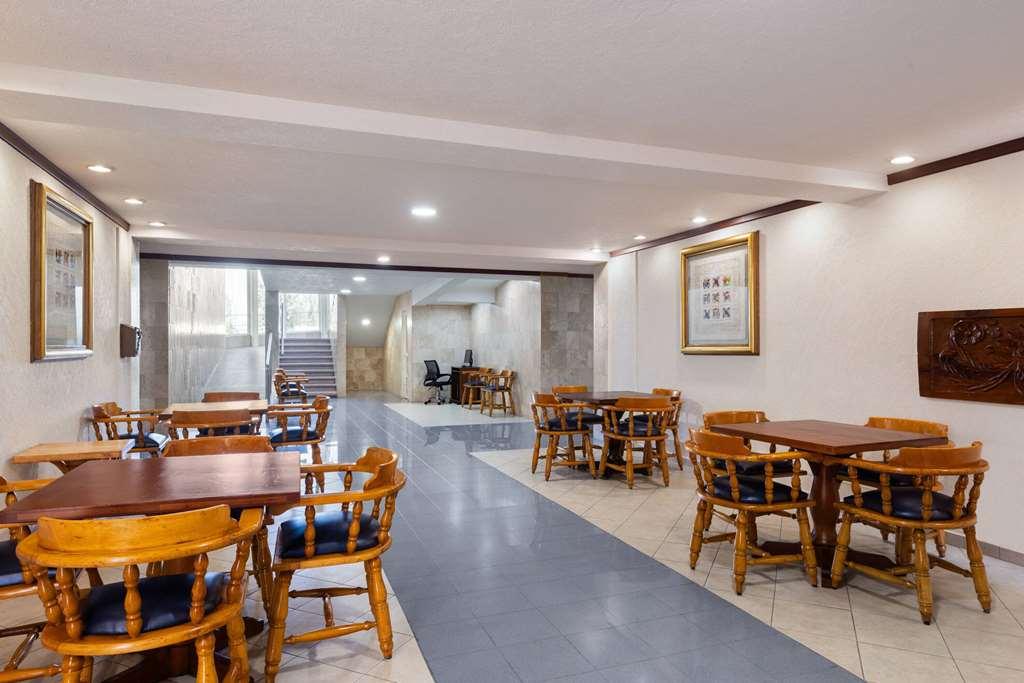 Howard Johnson By Wyndham Toluca Dalaman gambar