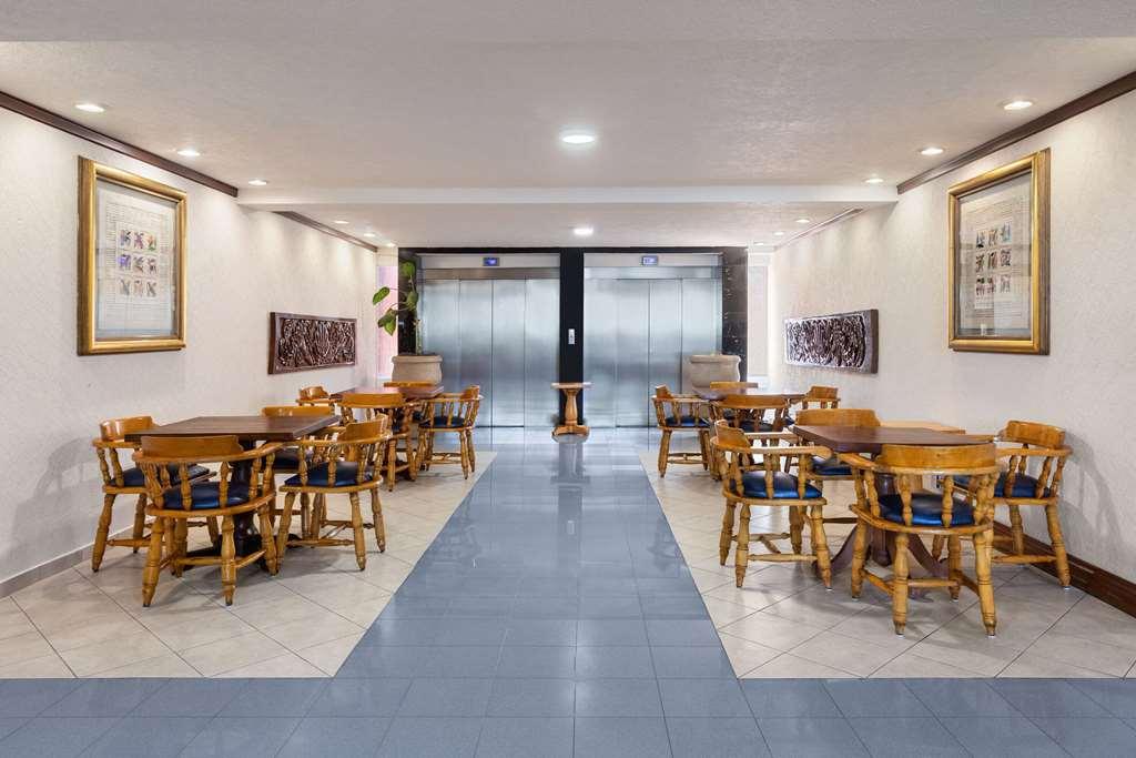 Howard Johnson By Wyndham Toluca Dalaman gambar